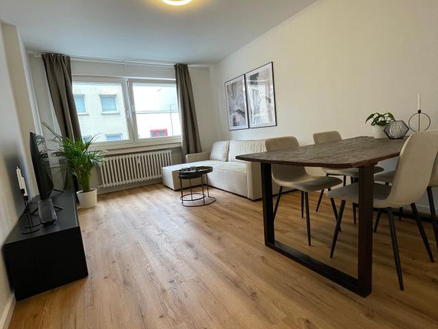 Stylish and light flooded flat in the heart of Cologne's Severin district with balcony, Koln Amsterdam Apartments for Rent