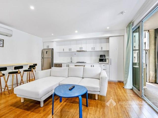 Stylish and Modern 2 Bedroom Apartment in the Heart of Carlton