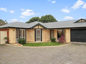 Stylish and private living in the heart of Victor Harbor