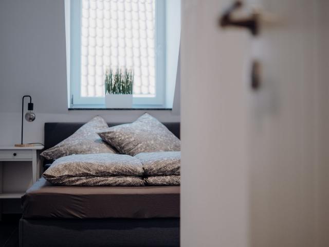 Stylish and quality apartment right on the river, Bremen Amsterdam Apartments for Rent