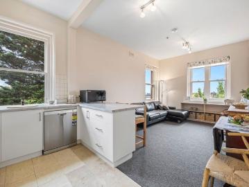 Stylish and Secure Living in a Prime Location