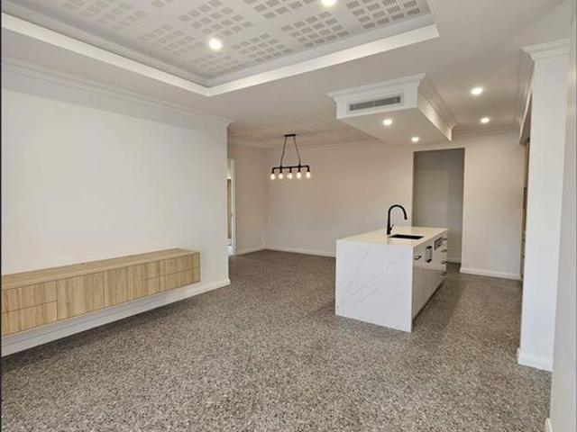 Stylish & Sophisticated Modern Low Maintenance Living Shops & Transport at Your Door