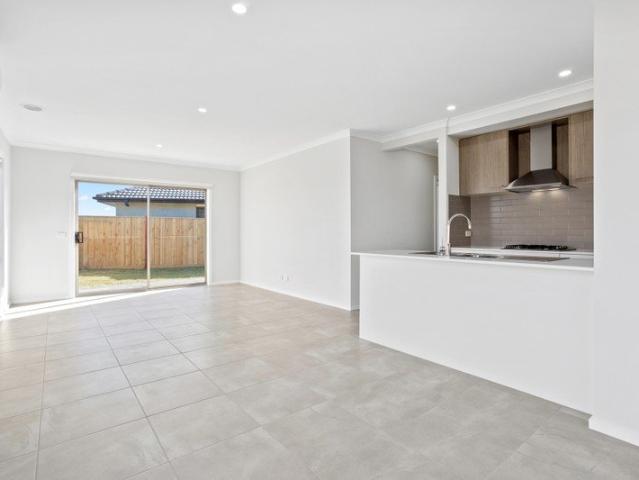 Stylish and Spacious 4 Bedroom Home in Wyndham Vale Your Dream Rental Awaits!