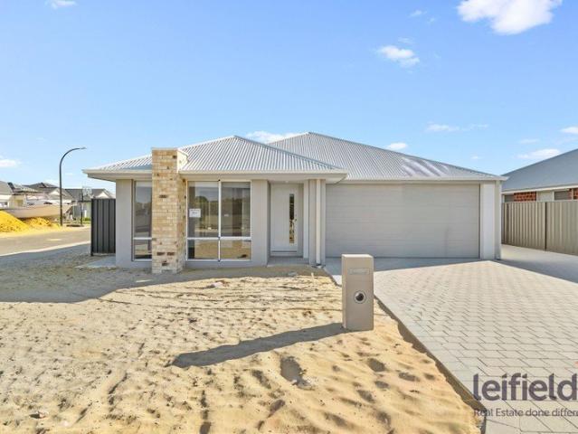 Stylish and Spacious 4 Bedroom Rental Duplex in Ravenswood Your Dream Home Awaits!
