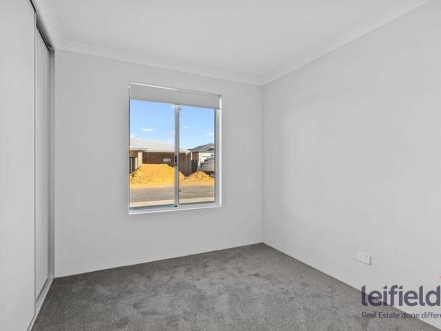 Stylish and Spacious 4 Bedroom Rental Duplex in Ravenswood Your Dream Home Awaits!