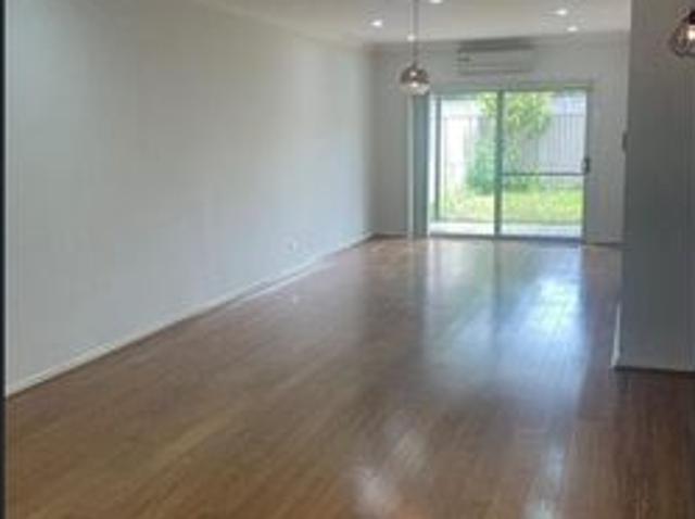 Stylish and Spacious 3 Bedroom Townhouse in Convenient Toongabbie