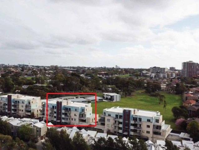 Stylish and Spacious Apartment in Coveted Coburg Location