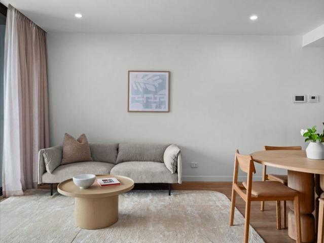 Stylish and spacious furnished apartment perfectly positioned in the vibrant James St Precinct