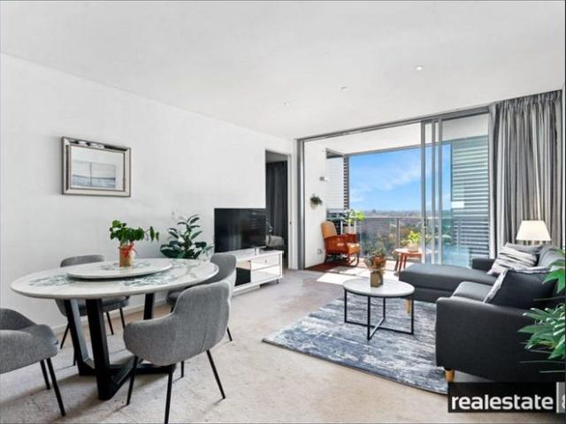 STYLISH APARTMENT WITH AMAZING VIEWS!