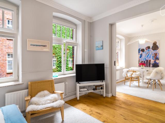 Stylish Apartment with Balcony in a Central Location Perfect for Long Term Stays