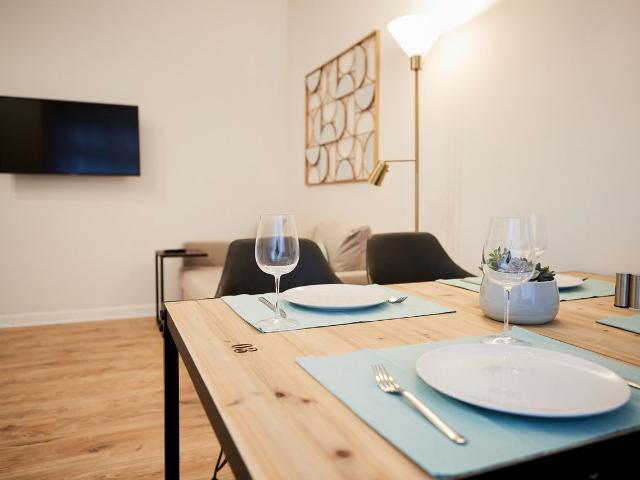 Stylish apartment with balcony in south of Essen, Essen Amsterdam Apartments for Rent