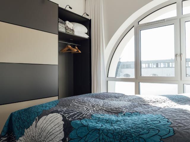 Stylish apartment with balcony in the villa district of Weißer Hirsch, Dresden Amsterdam Apartments for Rent