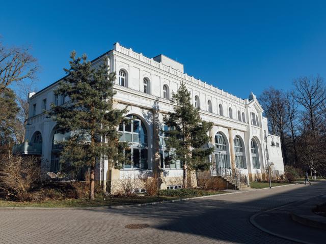 Stylish apartment with balcony in the villa district of Weißer Hirsch