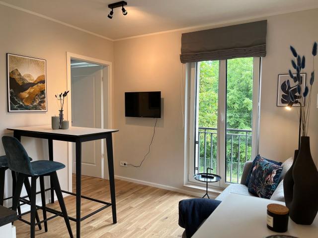 Stylish Apartment with Balcony – Peaceful Living Next to Sanssouci Park, Potsdam Amsterdam Apartments for Rent