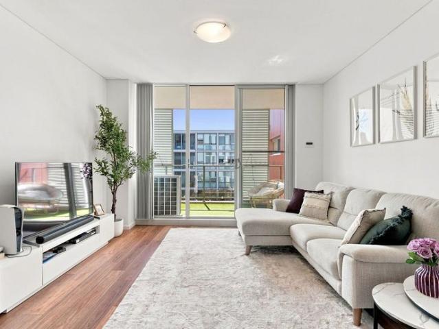 Stylish apartment with bright north aspect
