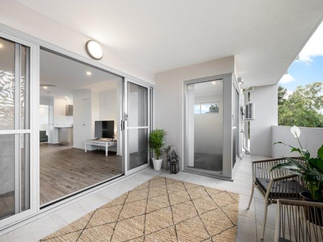 Stylish apartment with exceptional comfort in the heart of Kedron
