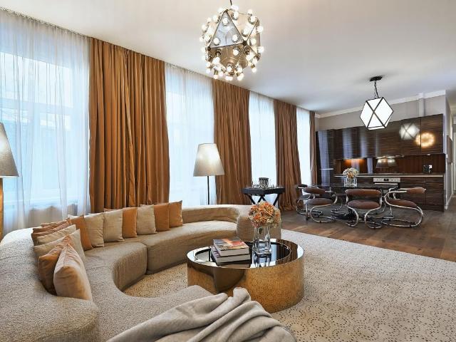 Stylish apartment with exclusive furnishings and private garden