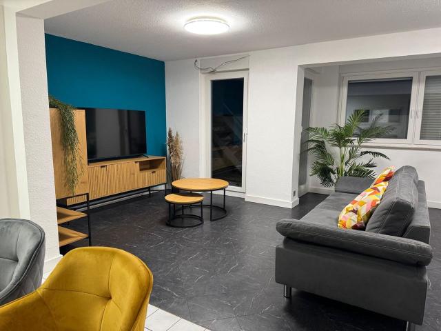 Stylish apartment with great transport links, a quiet setting and a garden in a natural surrounding, Stuttgart Amsterdam Apartments for Rent