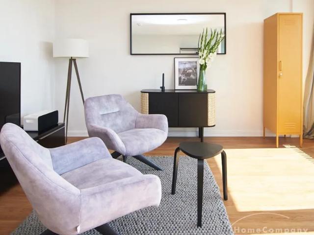 Stylish apartment with loggia and skyline view in Hamburg Eimsbüttel
