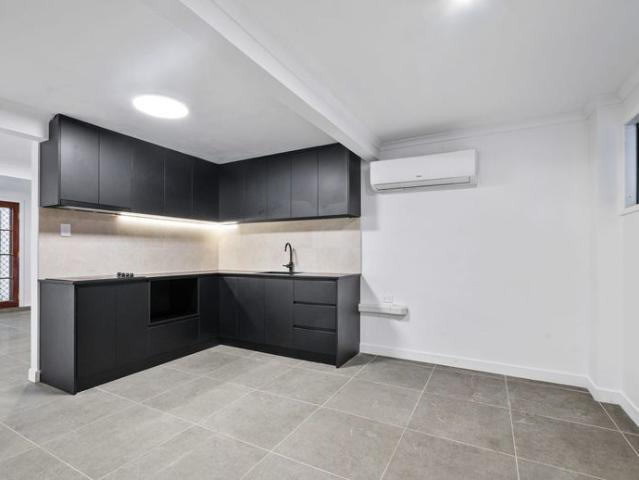 Stylish apartment with shared pool bills included!