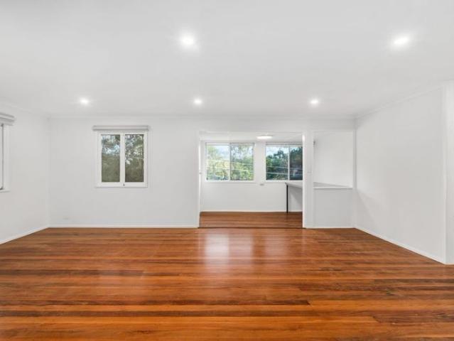 Stylish apartment with shared pool bills included!