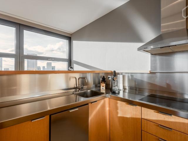 Stylish Apartment with Skyline Views & Balcony in Central Frankfurt!, Frankfurt Amsterdam Apartments for Rent