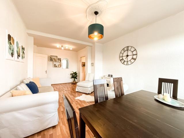 Stylish apartment with 2 bedrooms & balcony, Leipzig Amsterdam Apartments for Rent