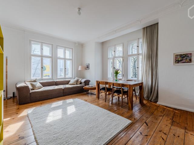Stylish apartment bright and spacious