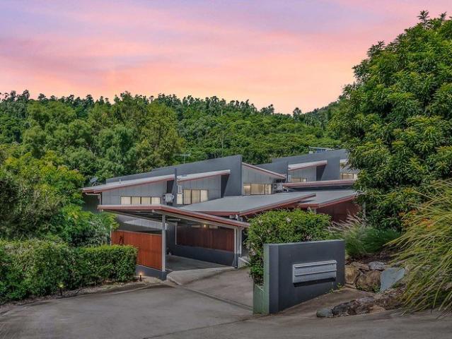 STYLISH APARTMENT CENTRAL TO AIRLIE BEACH