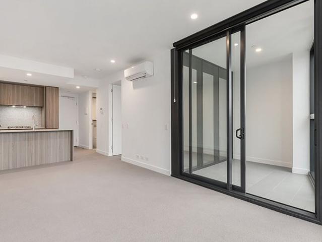 Stylish Apartment in the Heart of Carlton Location & Lifestyle