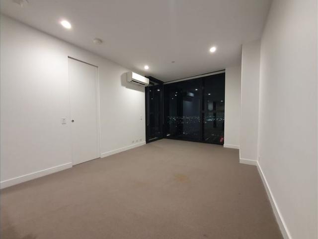 Stylish Apartment in the Heart of Carlton – Location & Lifestyle