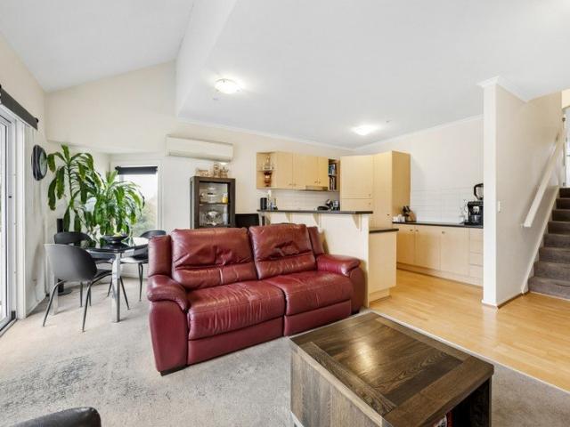 Stylish Apartment in the Heart of Croydon