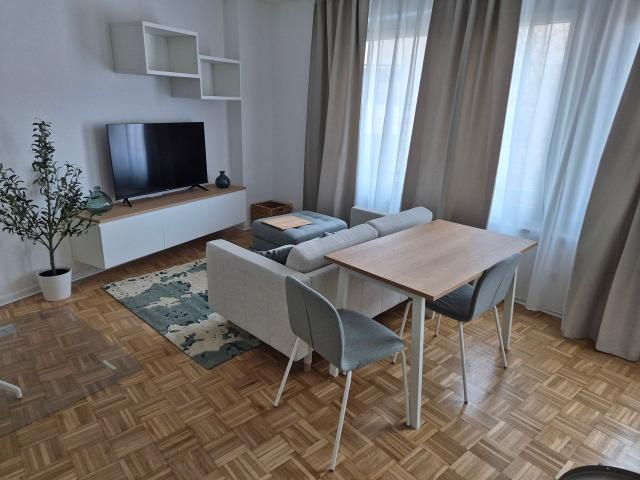 Stylish apartment in a central prime location, Frankfurt Amsterdam Apartments for Rent