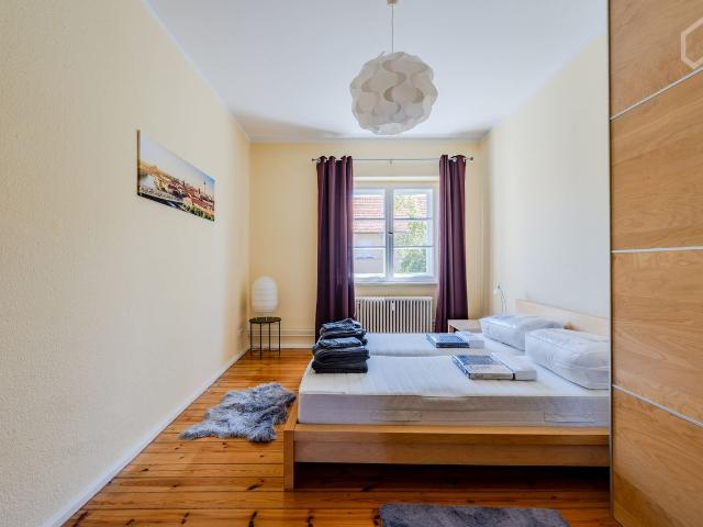 Stylish apartment in a historic building in the immediate vicinity of Charlottenburg Palace, Berlin Amsterdam Apartments for Rent