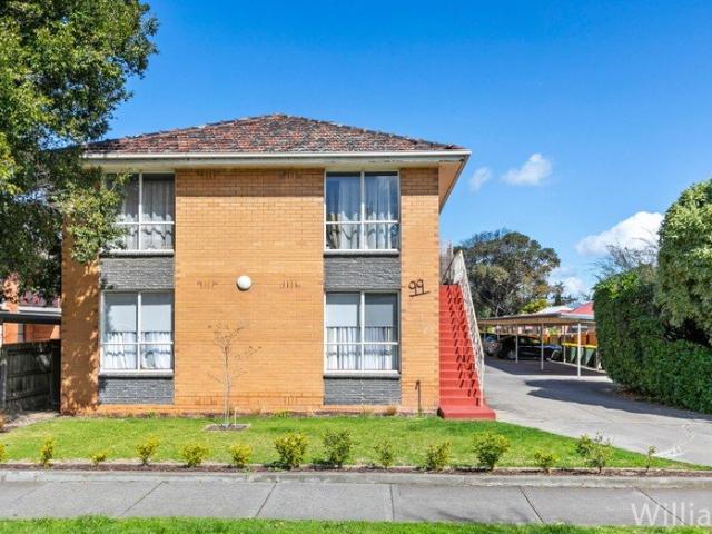 Stylish Apartment in a Prime Williamstown Location