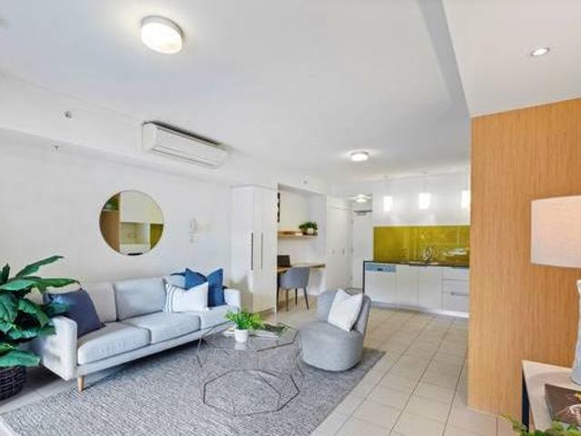 Stylish Apartment in Enviable Location
