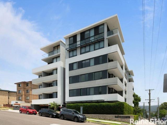 Stylish Apartment in Point Frederick