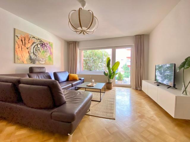 Stylish apartment in prime downtown location with parking space, Braunschweig Amsterdam Apartments for Rent