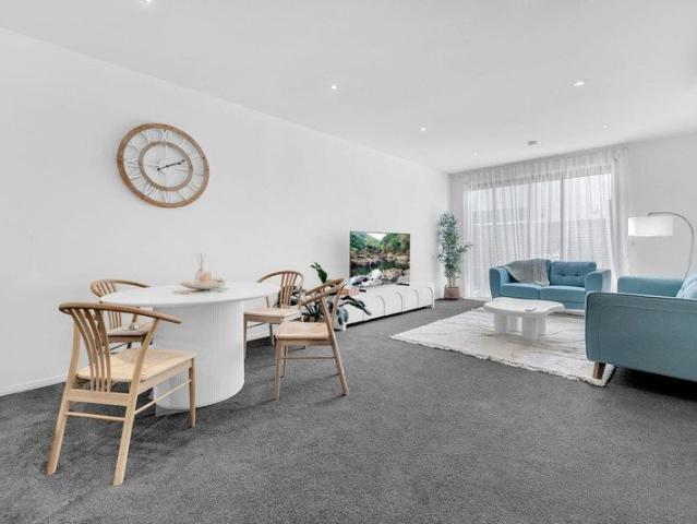 Stylish Apartment in Quiet South Morang Location