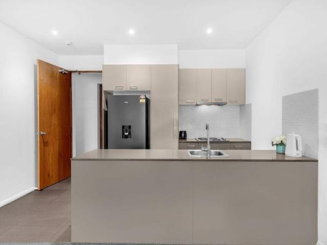 Stylish Apartment in Quiet South Morang Location