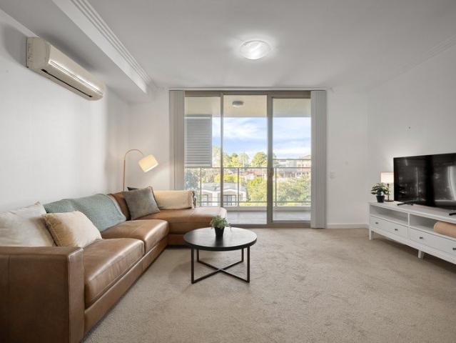 Stylish Apartment in Resort Style 'Genesis' Community