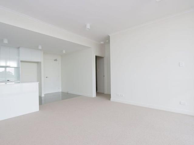 Stylish Apartment in Superb Location!