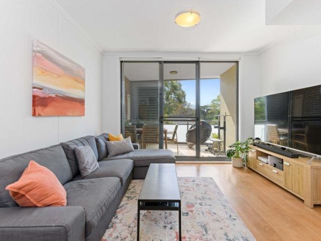 Stylish apartment living in a tranquil Warrawee setting