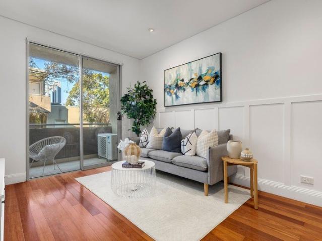Stylish Apartment Living in a Prime Notting Hill Position