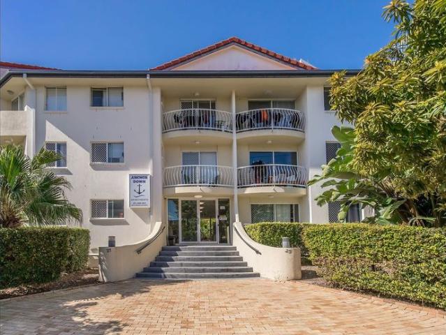 Stylish Apartment Living in Surfers Paradise