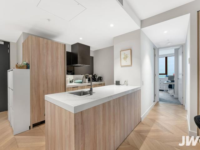 Stylish Apartment Living in Prime South Yarra Location