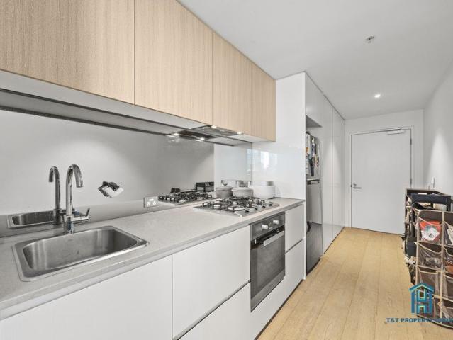 Stylish Apartment Living in the Heart of Docklands