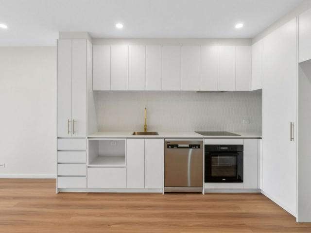Stylish Apartment Living With Molonglo Valley Views