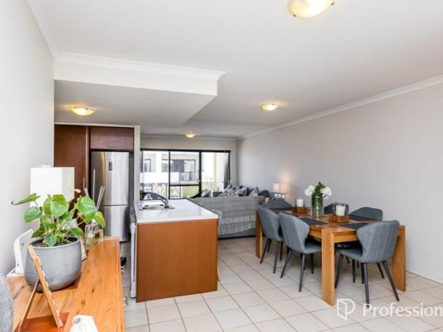 Stylish Apartment Living with Resort Style Comfort!