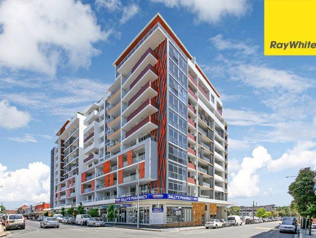STYLISH APARTMENT LIVING WITH SUNSET VIEWS IN SKY POINT TOWERS